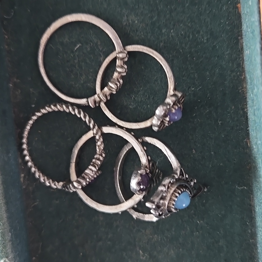 Lot of new fashion rings.